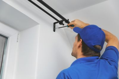 Prevent Sagging and Unevenness with Curtain Rod Installation!